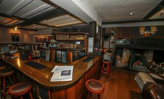 The Angel Hotel - Housity