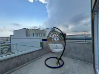 Balcony Hotel