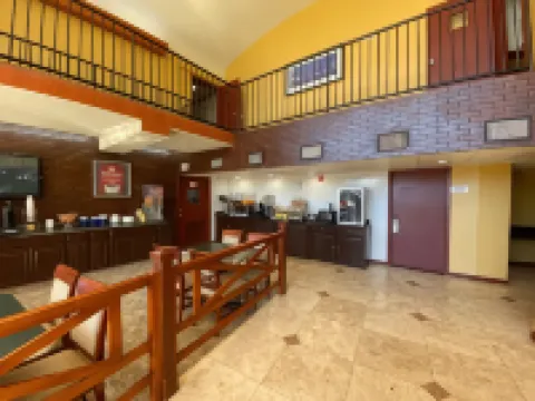 Rose City Inn & Suites