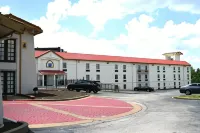 Motel 6 Hazelwood, MO - parking