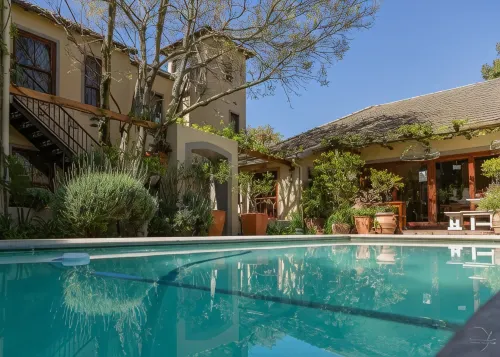 10 Alexander B&B - Bed and Breakfasts