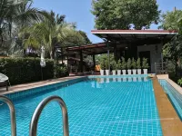 Baan Suan Rim Klong - Infinity Pools