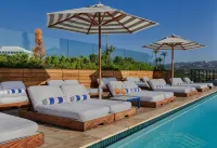 Sixty Beverly Hills - Rooftop Pools