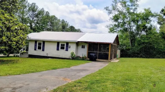 Charming cottage Pet Friendly 1 BR Tranquil Steele Wifi