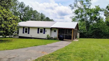 Charming cottage Pet Friendly 1 BR Tranquil Steele Wifi Отели в г. Сент-Клэр