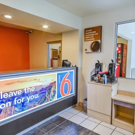 Motel 6 Huntsville, TX