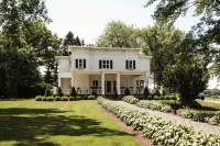 John Joseph Inn Hotels in Lansing