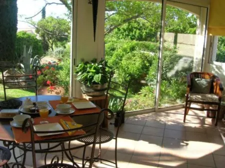 La Villa du Petit Port Отели в г. Мартигес