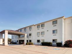Motel 6 Woodway, TX