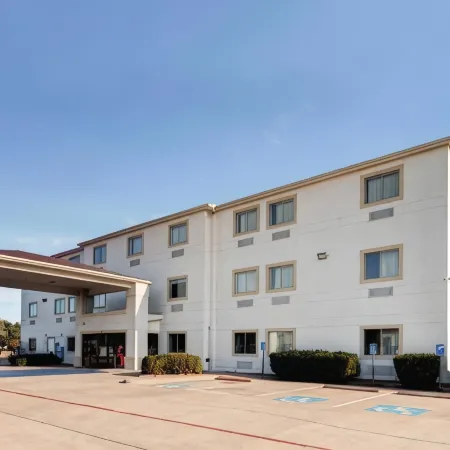 Motel 6 Woodway, TX