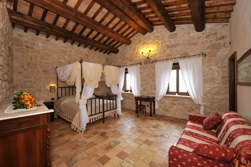 Agriturismo Borgo San Martino Hotels in Turrivalignani