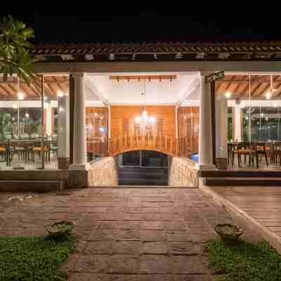 Triple O Six Hotel Exterior