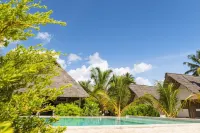 Cinnamon Hotel - Beach