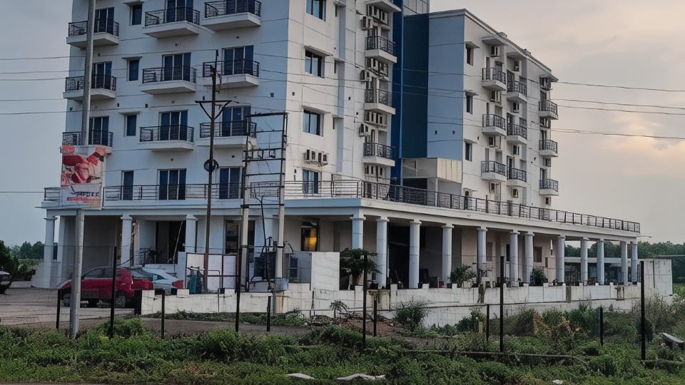 Sambhabana Hotel & Suites