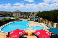 Aberdare Prestige & Royal Cottages - Pool
