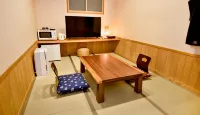 Kamegawa Onsen Hatago Yuyu Hotels near Kitsuki Station