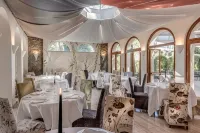 Augustus Hotel & Resort - Breakfast