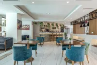 Glyfada Riviera Hotel
