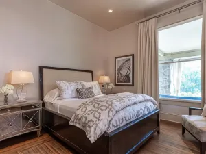 Stonehurst Place Bed & Breakfast