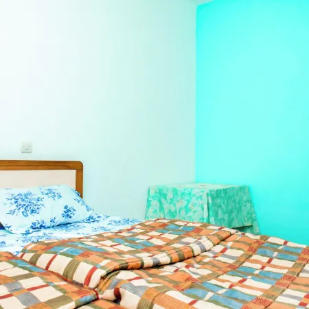 Odza, Modern Apartment, 3 Bedrooms, Private Parking