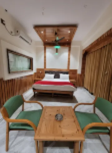 Hotel cm Palace - Pure Vegetarian