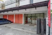 RedDoorz Near Pacific Mall Tegal 2 Hotel dekat Masjid NURUSSAFAR TERMINAL BIS KOTA TEGAL