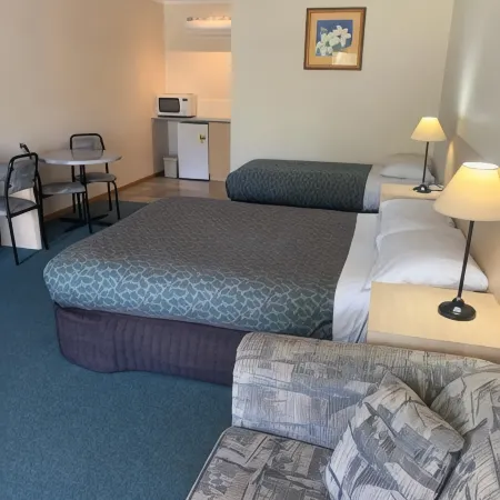 Arthur Phillip Motor Inn