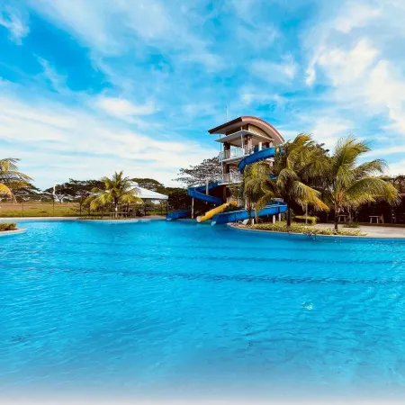 Aquamira Hotel & Resort