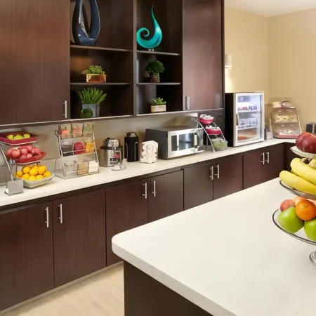Hawthorn Suites by Wyndham Wheeling at the Highlands