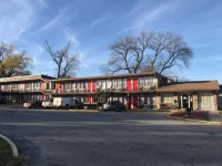 Budget Host Village Inn - parking