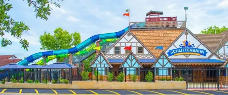 Holiday Inn Express & Suites New Braunfels Отели рядом с достопримечательностью «Guadalupe River»