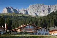 Dolomites Living Hotel Tirler Hotel di Castelrotto