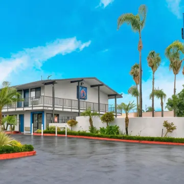 Motel 6 El Monte, CA - Los Angeles Hotels near 2705 Durfee Ave