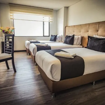 Hotel Business Center International Отели рядом с достопримечательностью «Конгресс-центр G12»
