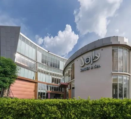Jolly Suites&Spa Petkasem Hotels in Krathum Baen District