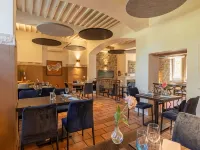 Hôtel Mercure Aix-en-Provence Sainte-Victoire Hotels in Vauvenargues
