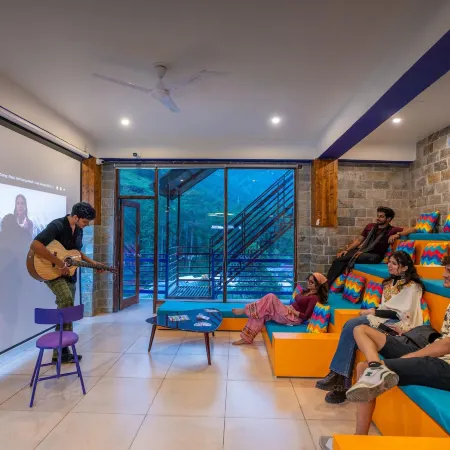 Gostops Kasol Plus, Manikaran Road - Private Rooms & Dorms