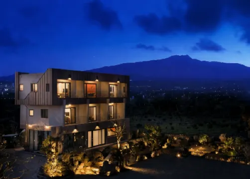 Seogwipo Geujikoji Pension Hotels near Cheonjiyeon Waterfall