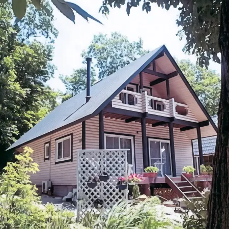 Cottage Mogi