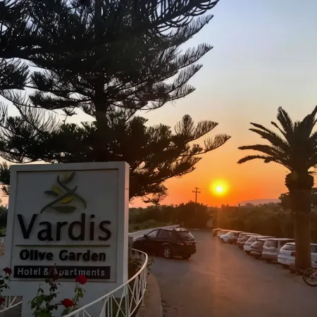 Vardis Olive Garden