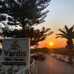 Vardis Olive Garden - parking