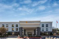 La Quinta Inn & Suites by Wyndham Kennesaw Hotels in Marietta