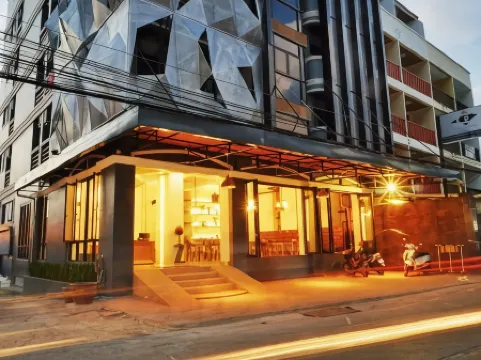 フォーティ ウィンクス プーケット ホテル