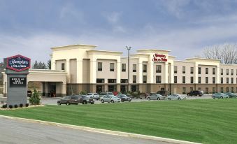 Hampton Inn & Suites Youngstown-Canfield