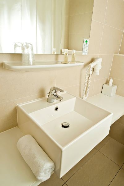 スーペリアツインルーム ザ コーナー ホテル フランクフルトの写真