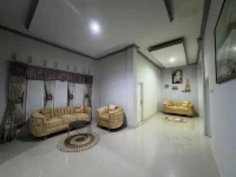 Kedai Terapung Hotel & Resto Hotels in Bugis