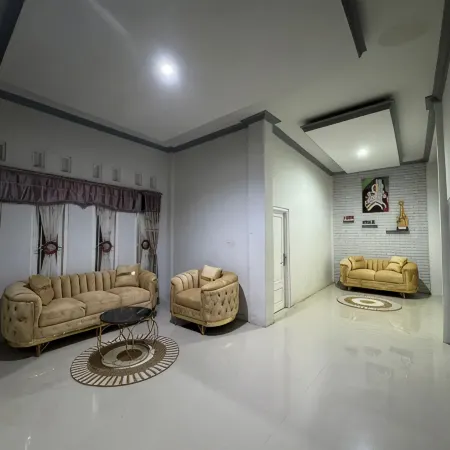 Kedai Terapung Hotel & Resto Отели в г. Бима