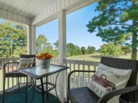 Beautiful 2 bd in Golf Community Hotels in Carolina Forest