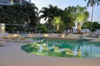 DoubleTree by Hilton Cairns - Beach