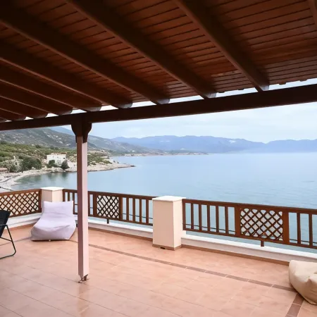 Nereides Seaside Apartments